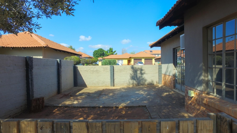 3 Bedroom Property for Sale in Hexrivier Lifestyle Estate North West